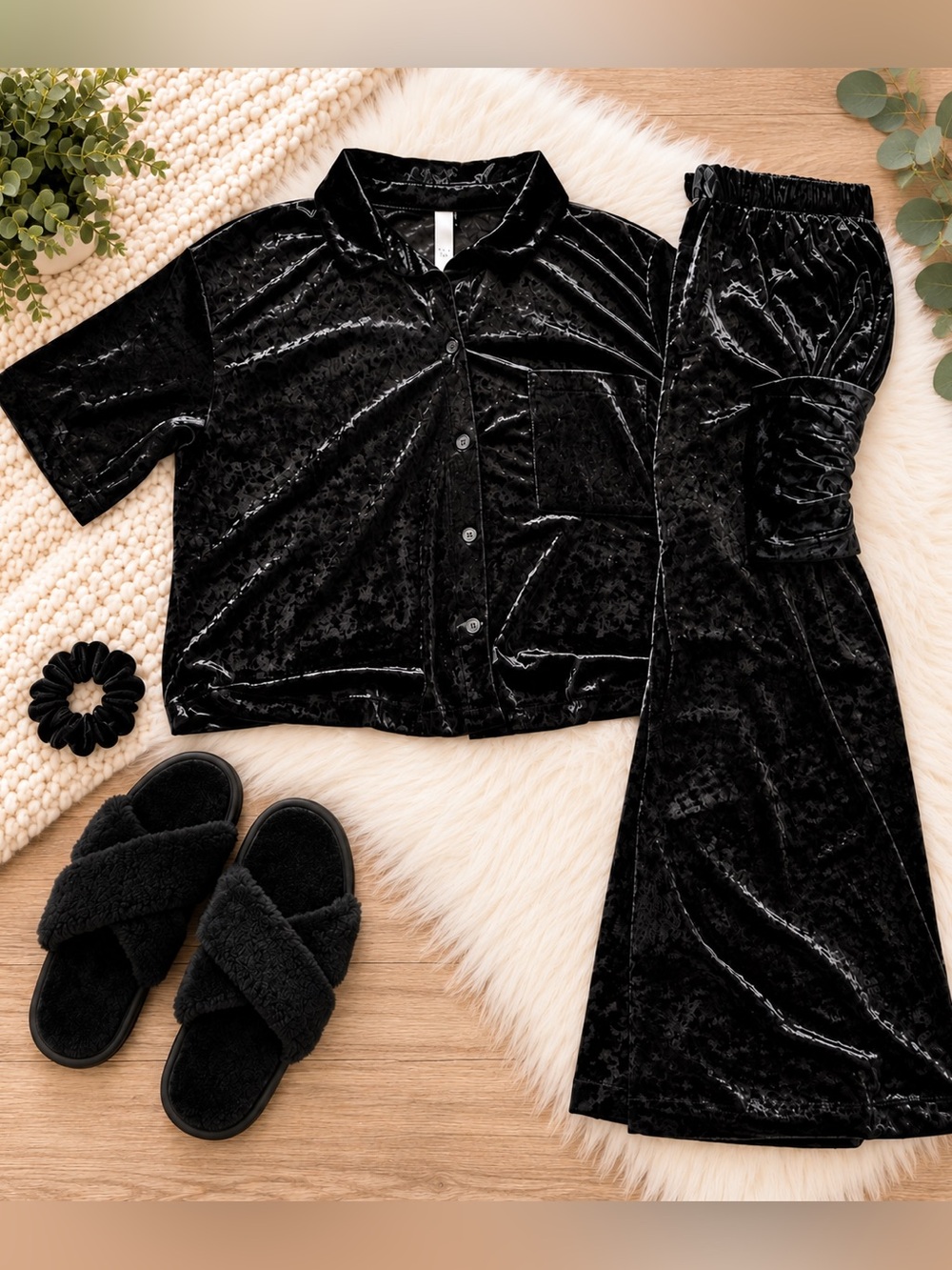 Stars Above Black Velvet Pajama Set Women’s Large Button Front Lounge PJs